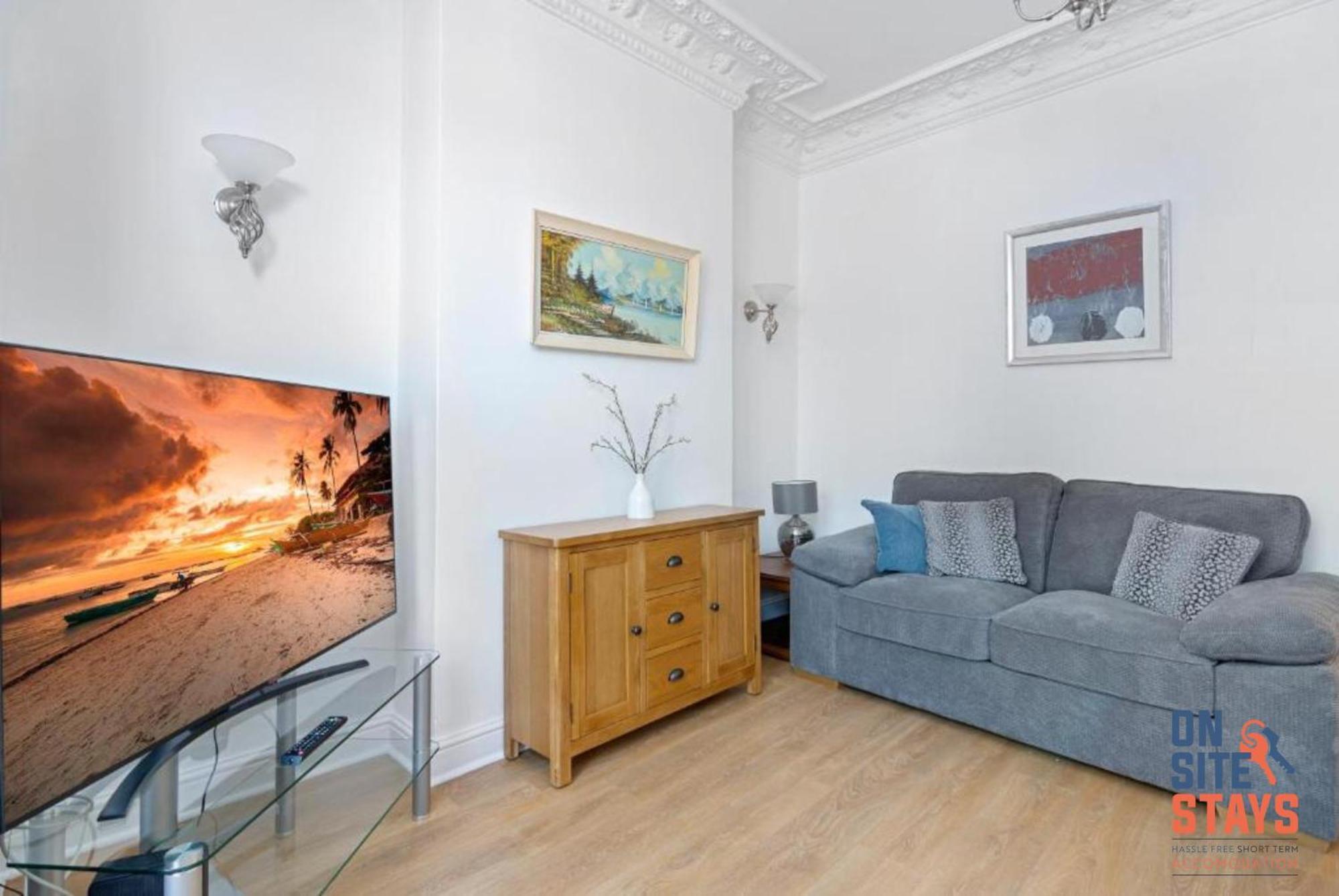 Onsitestays - Tranquil 2 Bedroom Apartment With Large Kitchen, Private Garden Near Wimbledon Station Londra Exterior foto