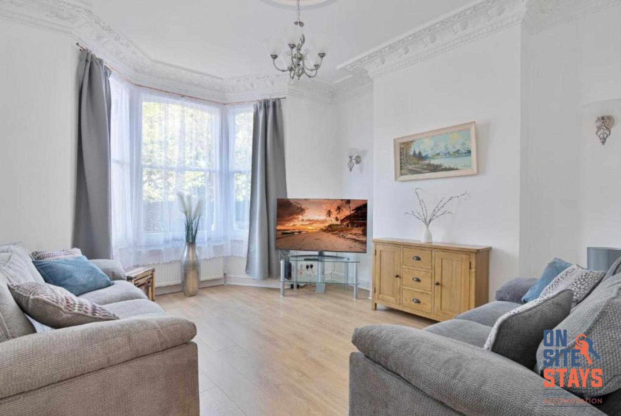 Onsitestays - Tranquil 2 Bedroom Apartment With Large Kitchen, Private Garden Near Wimbledon Station Londra Exterior foto